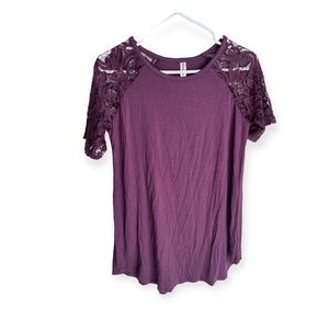 Zanana Signature soft purple tunic quarter length sleeves with lace size medium